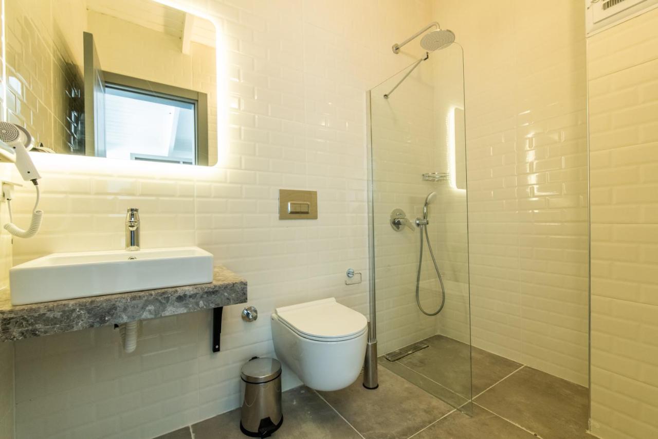קס Leonis Hotel מראה חיצוני תמונה
