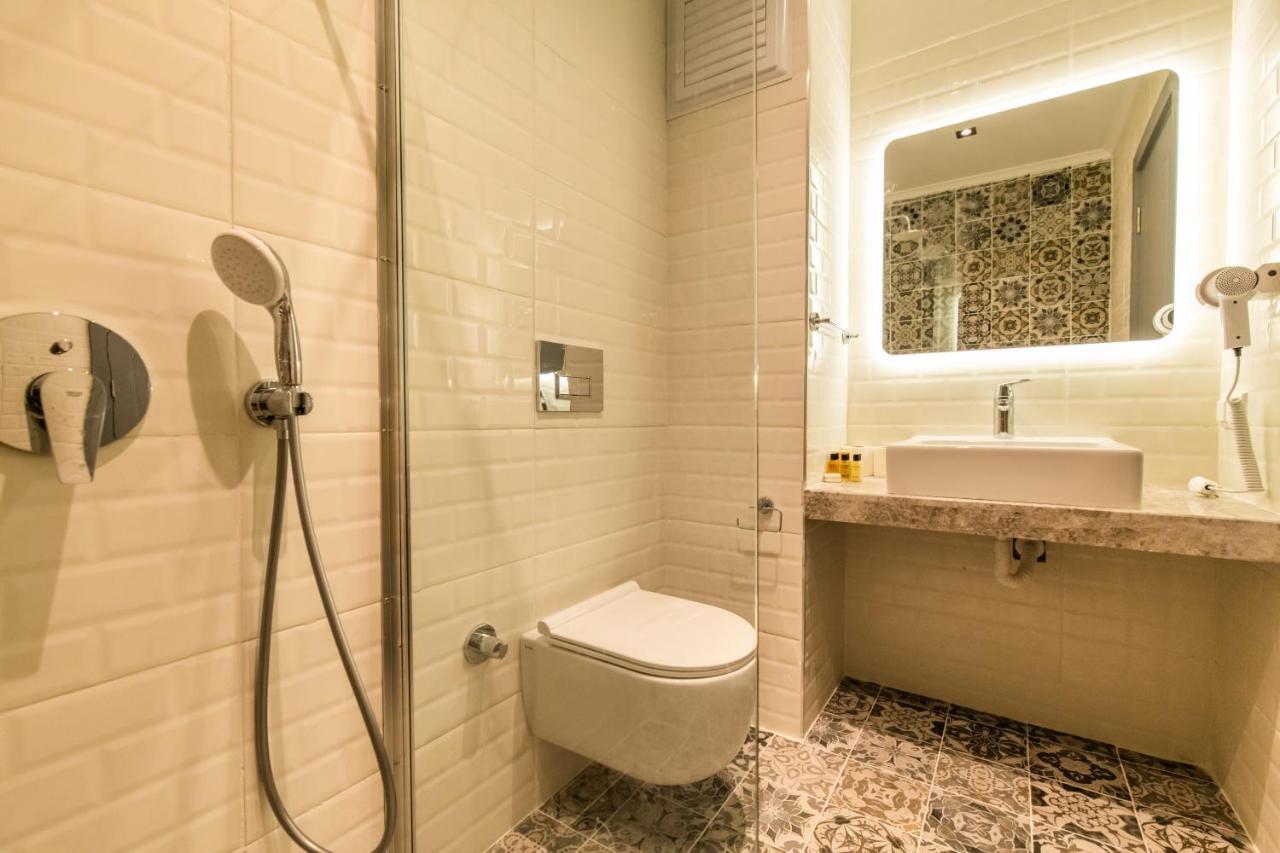 קס Leonis Hotel מראה חיצוני תמונה