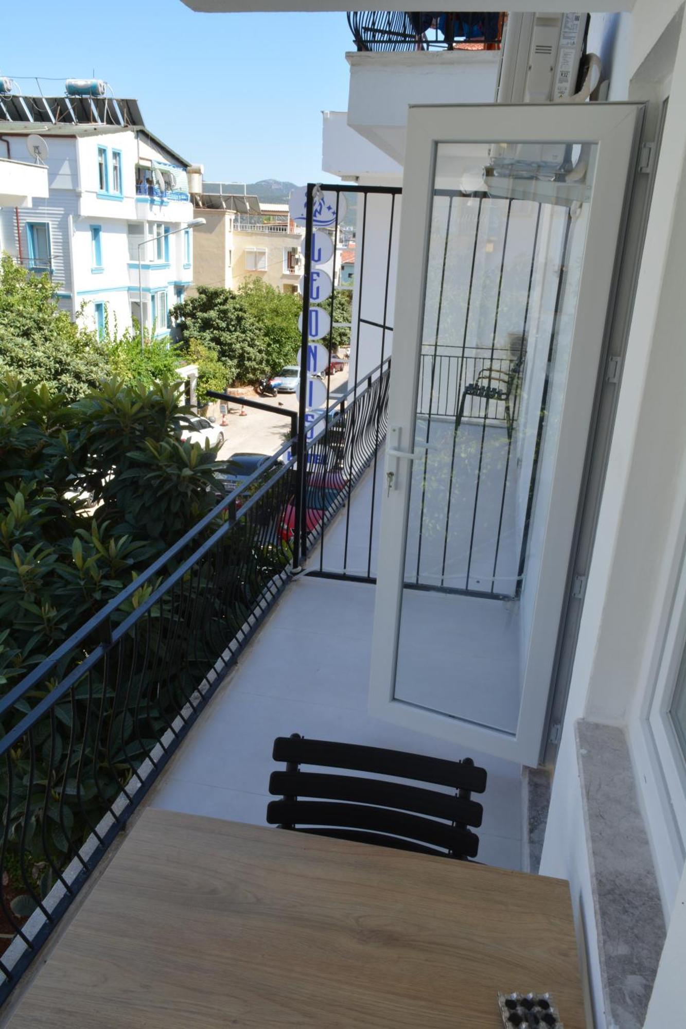 קס Leonis Hotel מראה חיצוני תמונה